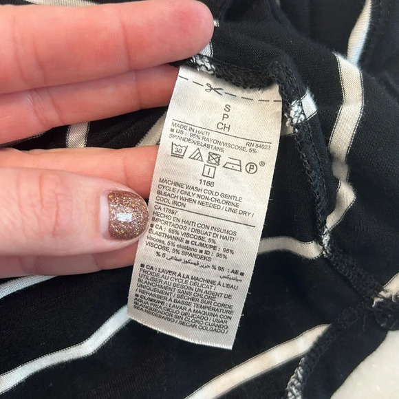 Old navy stripped luxe top - Picture 5 of 5